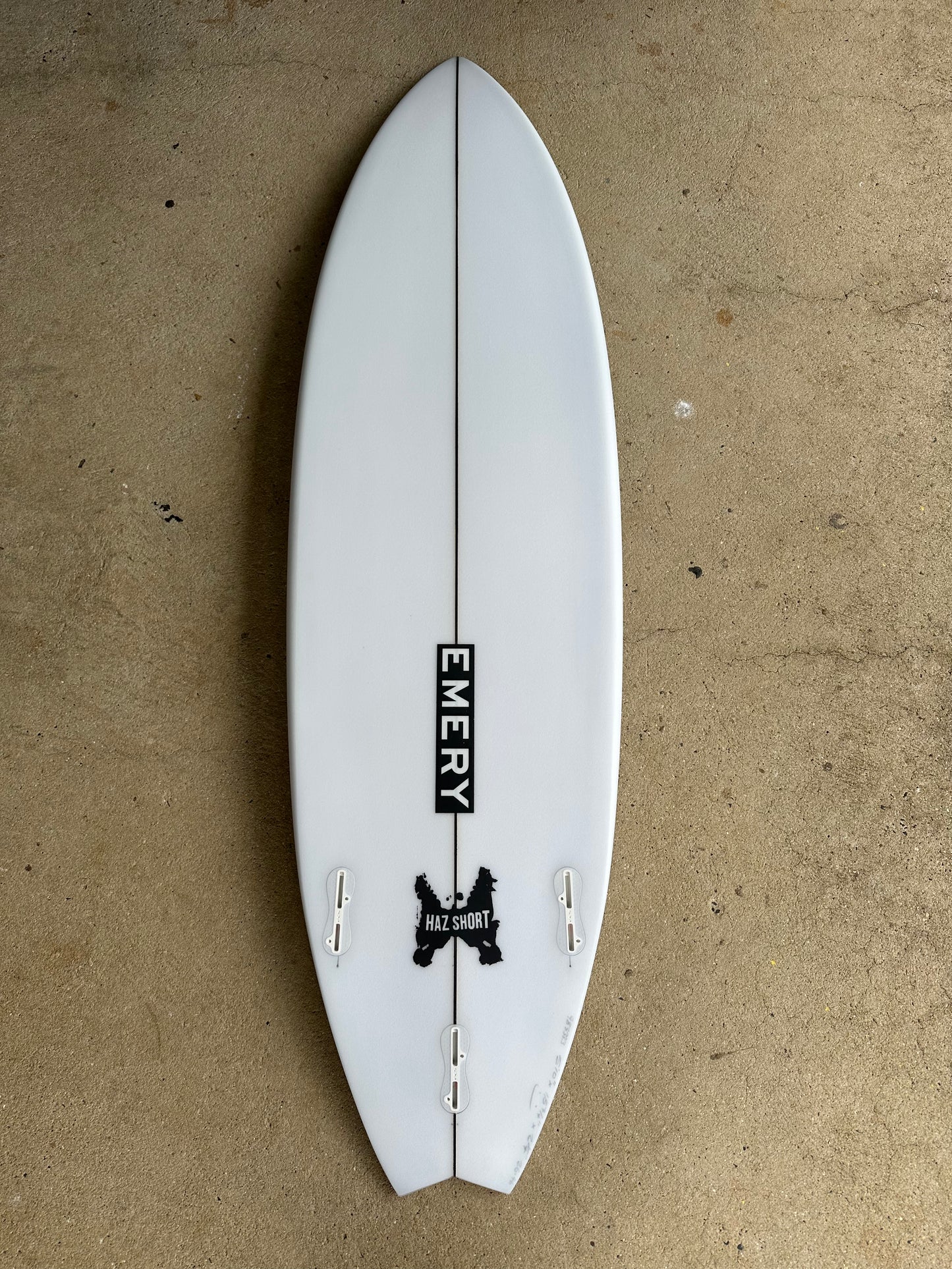 HAZ SHORT  - 5'10 X 18 3/4 X 2 1/4 26.46L 3 FIN