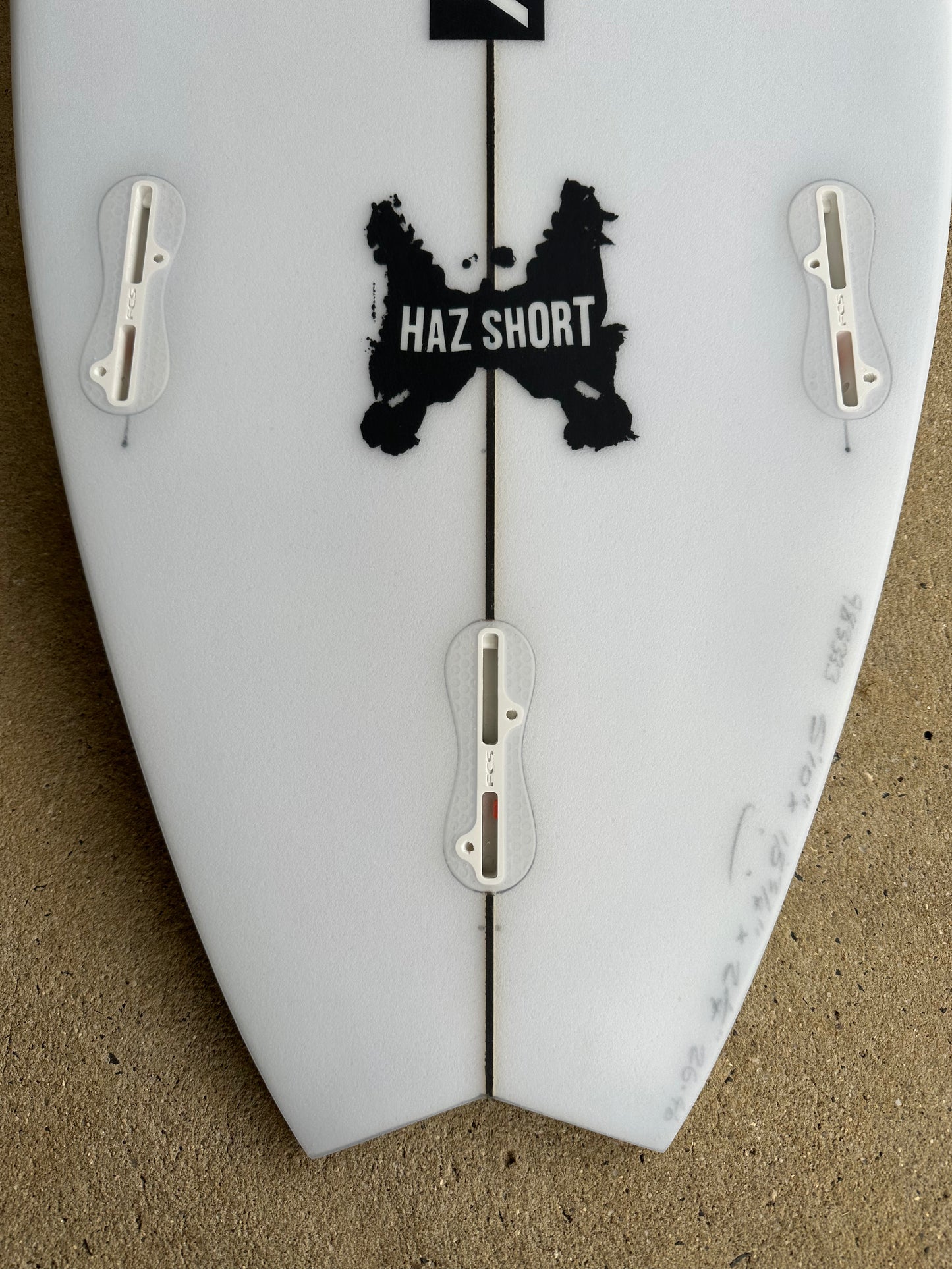 HAZ SHORT  - 5'10 X 18 3/4 X 2 1/4 26.46L 3 FIN