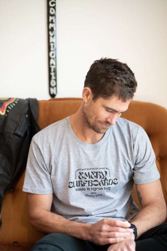 TEXT TEE / GREY MARLE