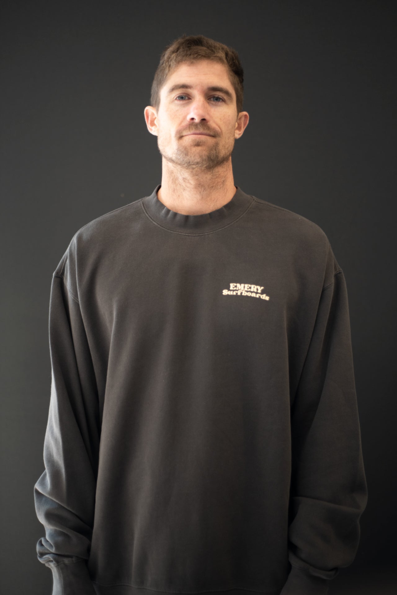 SHAPED CREW / FADED BLACK