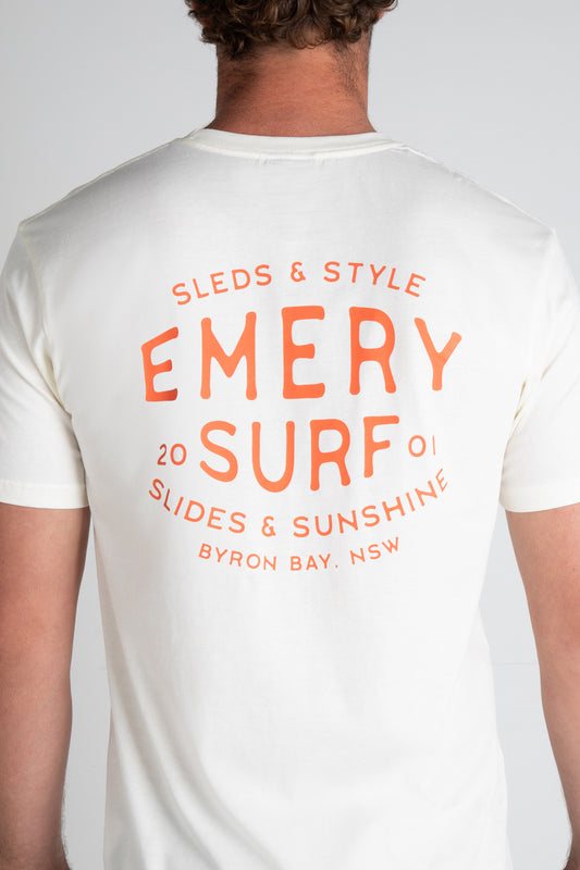 SLEDS & STYLE TEE / NATURAL