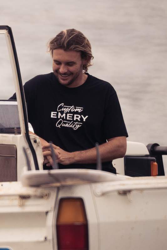 CORE SCRIPT TEE / BLACK